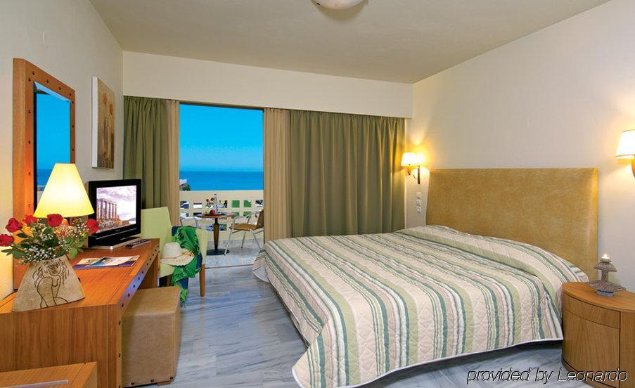 Margarita Beach Hotel Agia Marina  Exterior photo