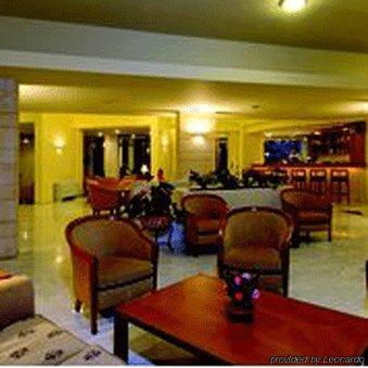 Margarita Beach Hotel Agia Marina  Exterior photo